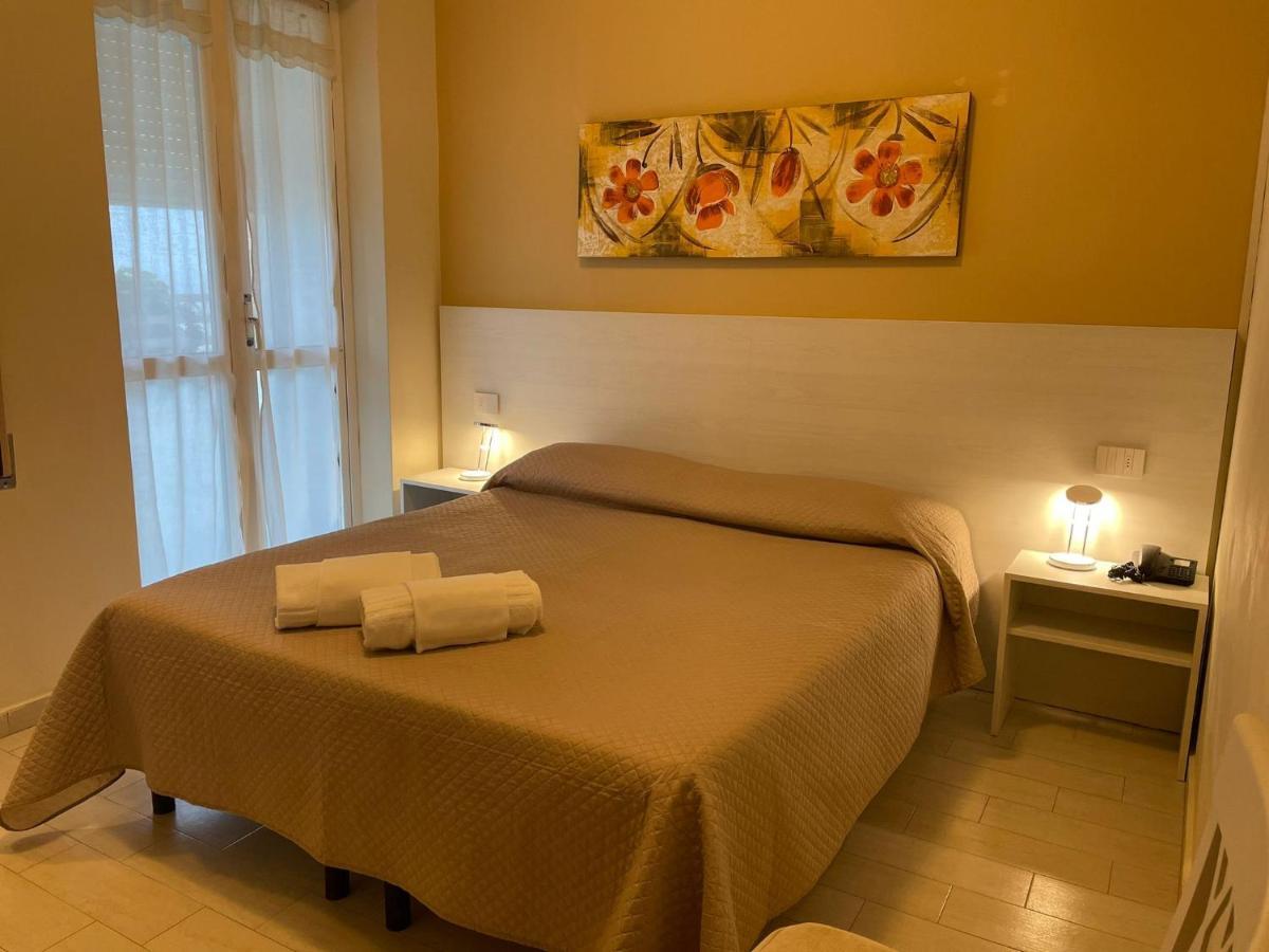Hotel Ristorante Miramare Pesaro Ngoại thất bức ảnh