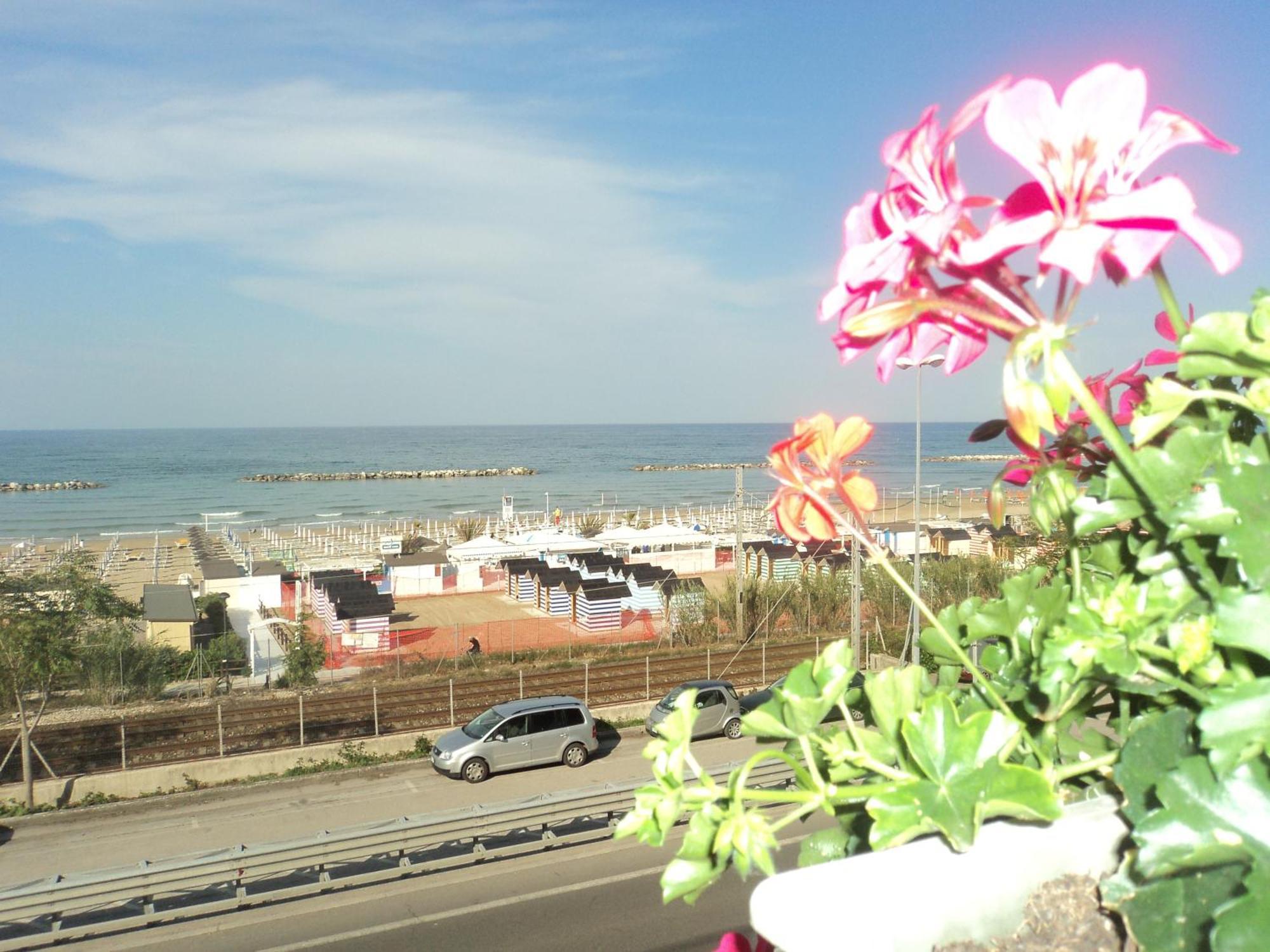 Hotel Ristorante Miramare Pesaro Ngoại thất bức ảnh